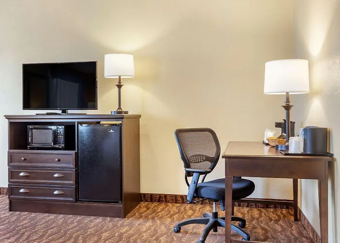 Comfort Inn At Thousand Hills